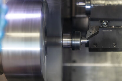 Hartmetallbearbeitung in einer CNC-Drehmaschine